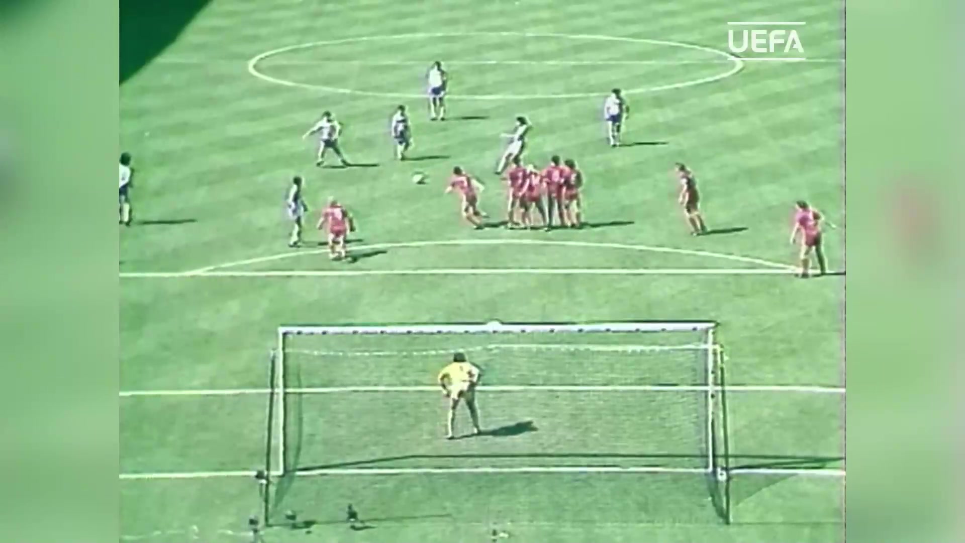 欧洲杯每日一星-1984年普拉蒂尼连场上演